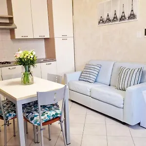 Appartamento A 5 Minuti Metro M2 Milano Casa Nella Corte, Cologno Monzese